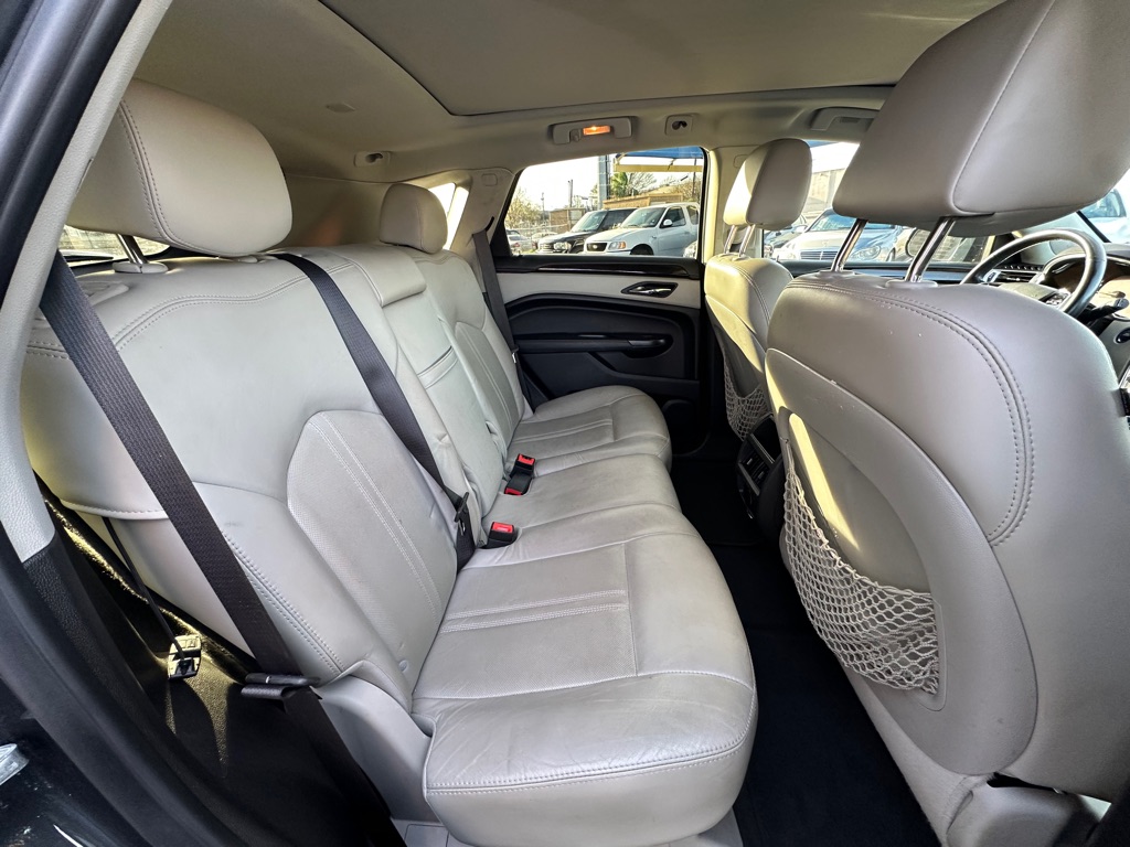 Photo 15 of this CADILLAC SRX