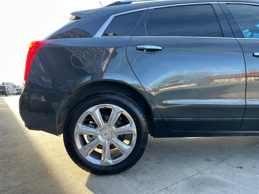 Photo 8 of this CADILLAC SRX