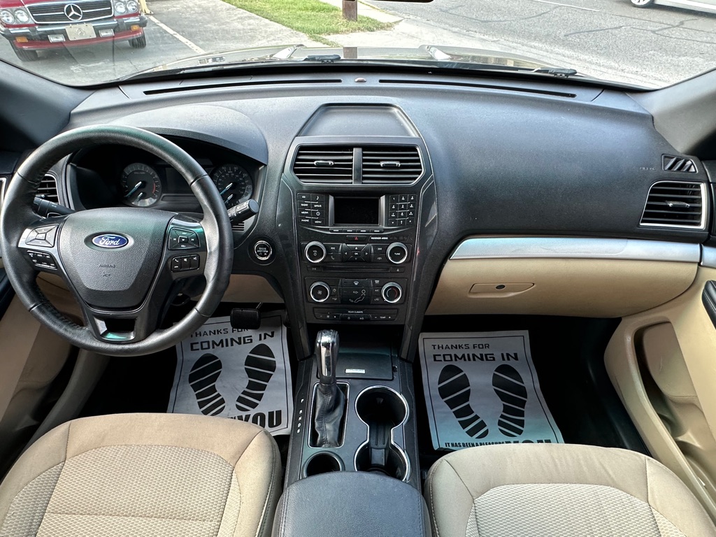 Photo 14 of this FORD EXPLORER