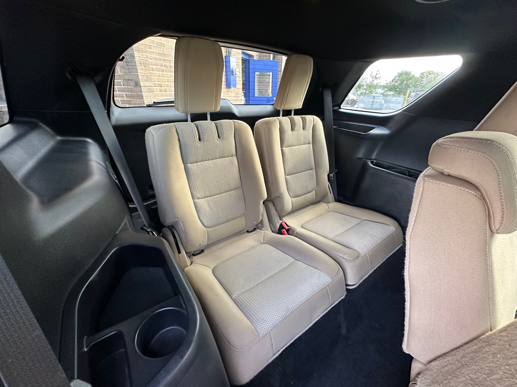 Photo 11 of this FORD EXPLORER