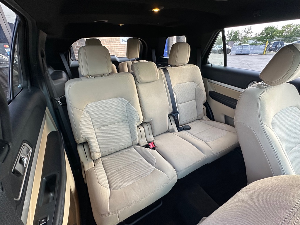 Photo 17 of this FORD EXPLORER