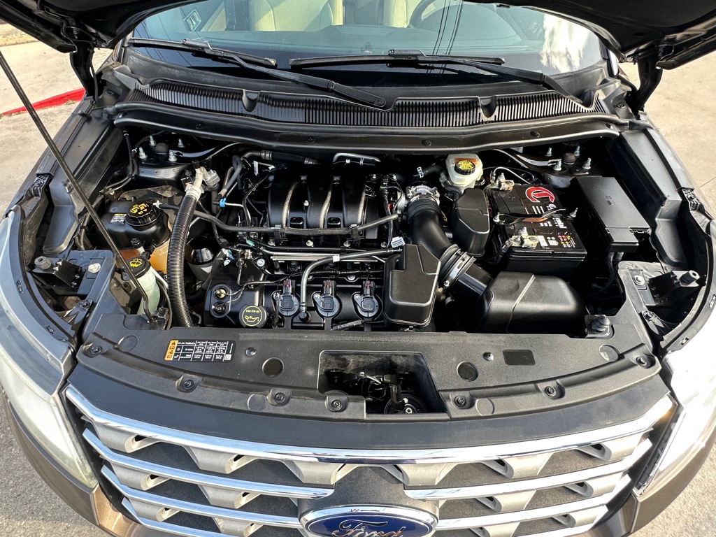 Photo 20 of this FORD EXPLORER