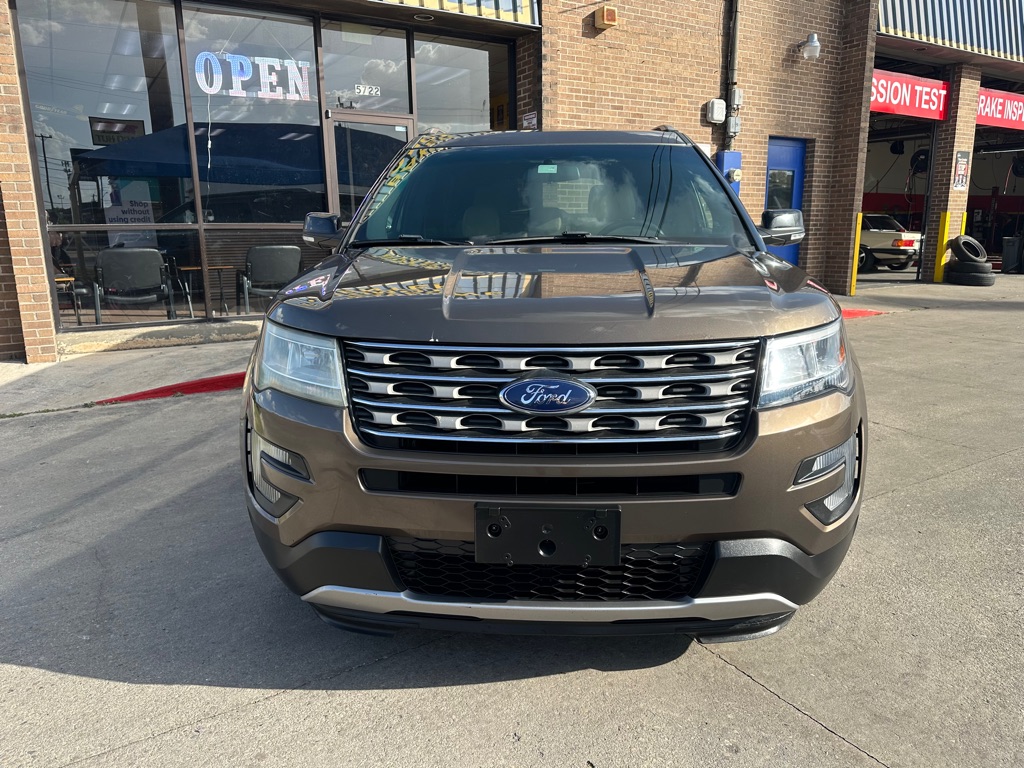 Photo 6 of this FORD EXPLORER