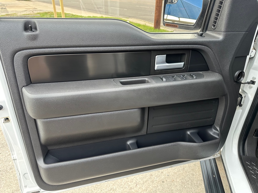 Photo 10 of this FORD F150
