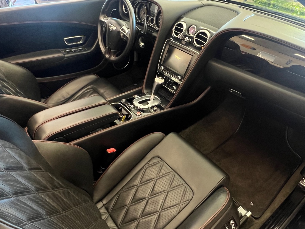 Photo 17 of this BENTLEY CONTINENTAL