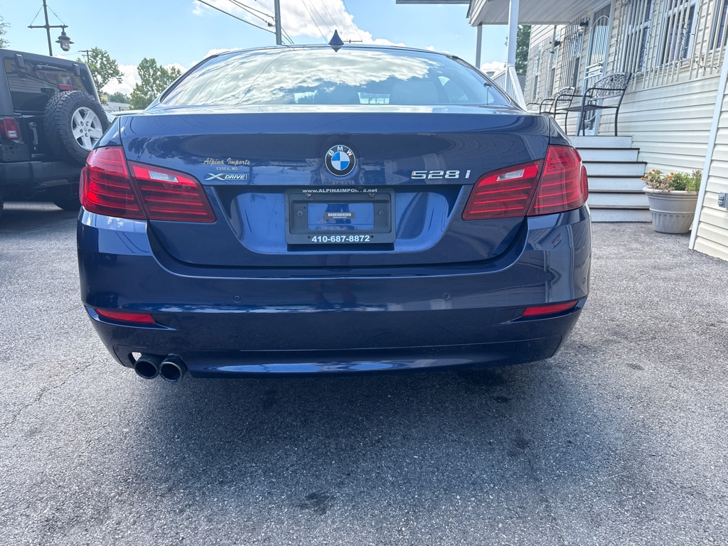 Photo 5 of this BMW 5 SERIES