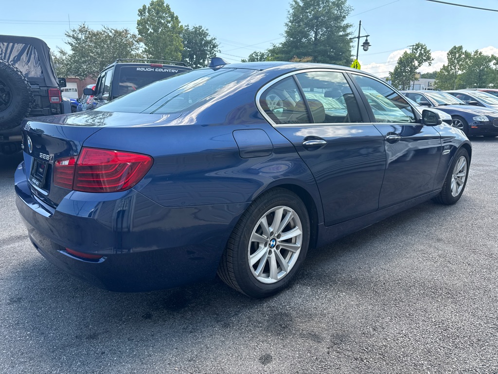 Photo 4 of this BMW 5 SERIES