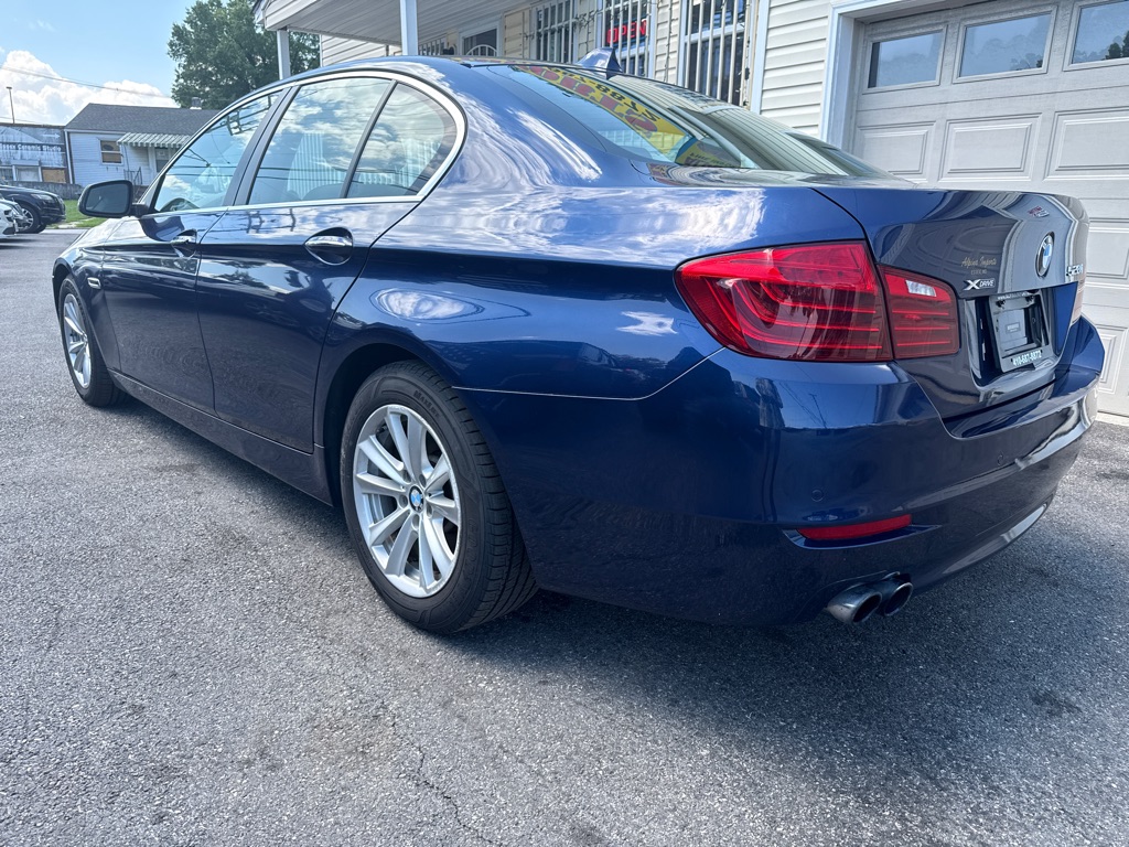 Photo 6 of this BMW 5 SERIES