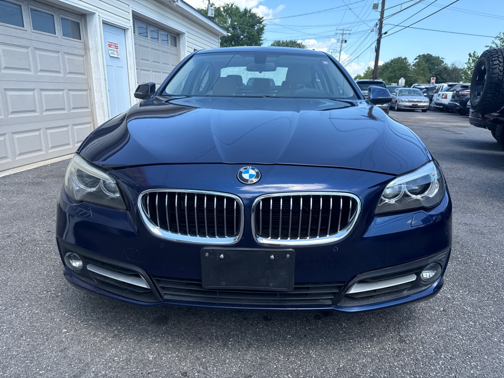 Photo 2 of this BMW 5 SERIES