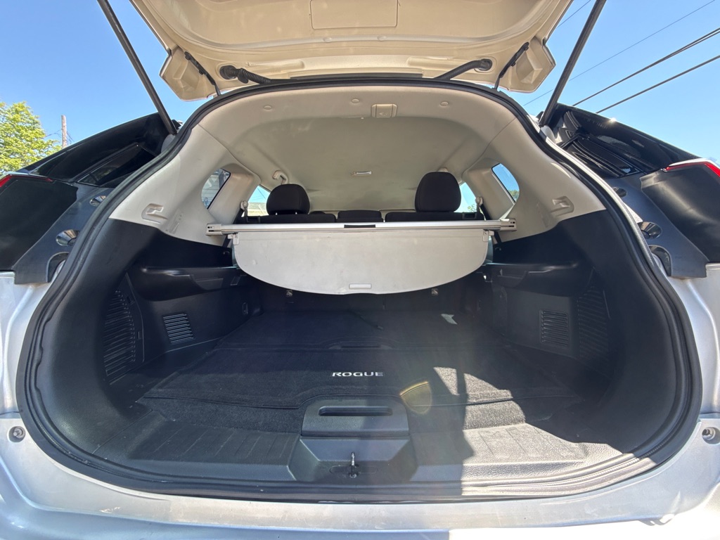 Photo 7 of this NISSAN ROGUE