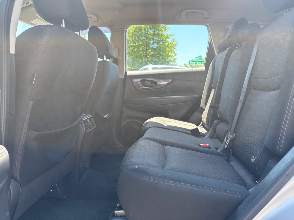 Photo 9 of this NISSAN ROGUE