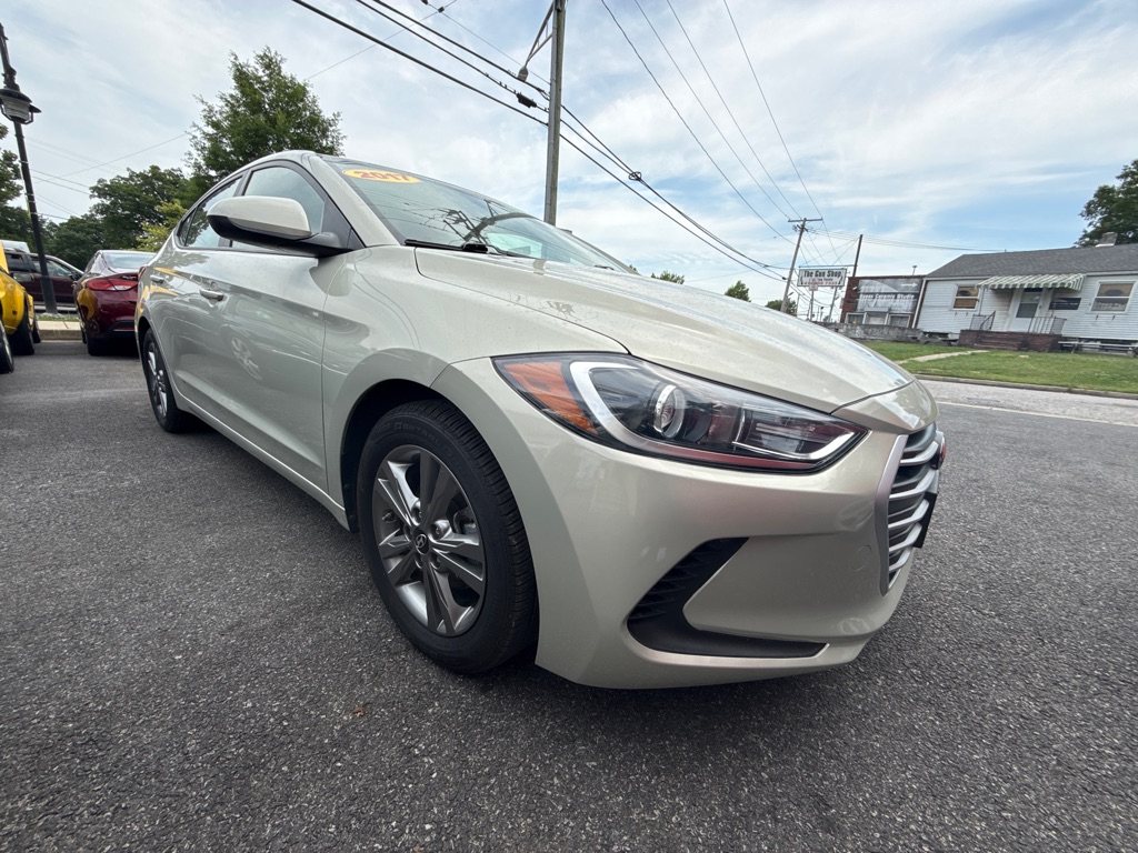Photo 2 of this HYUNDAI ELANTRA