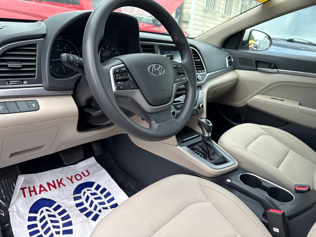 Photo 5 of this HYUNDAI ELANTRA