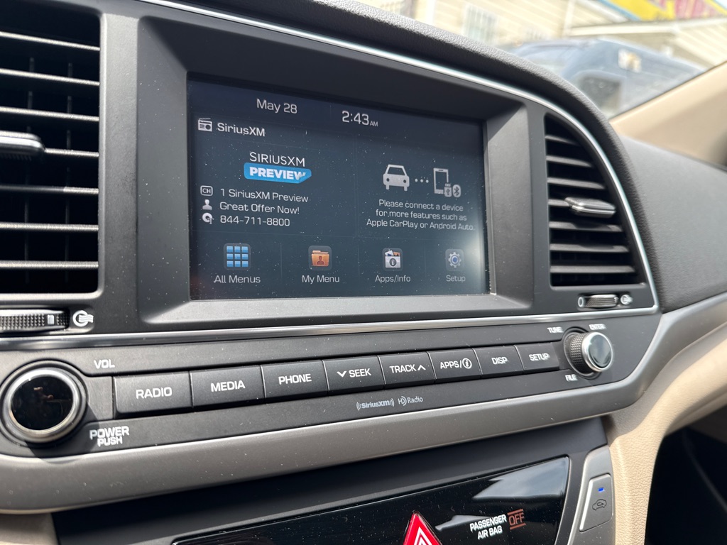 Photo 12 of this HYUNDAI ELANTRA