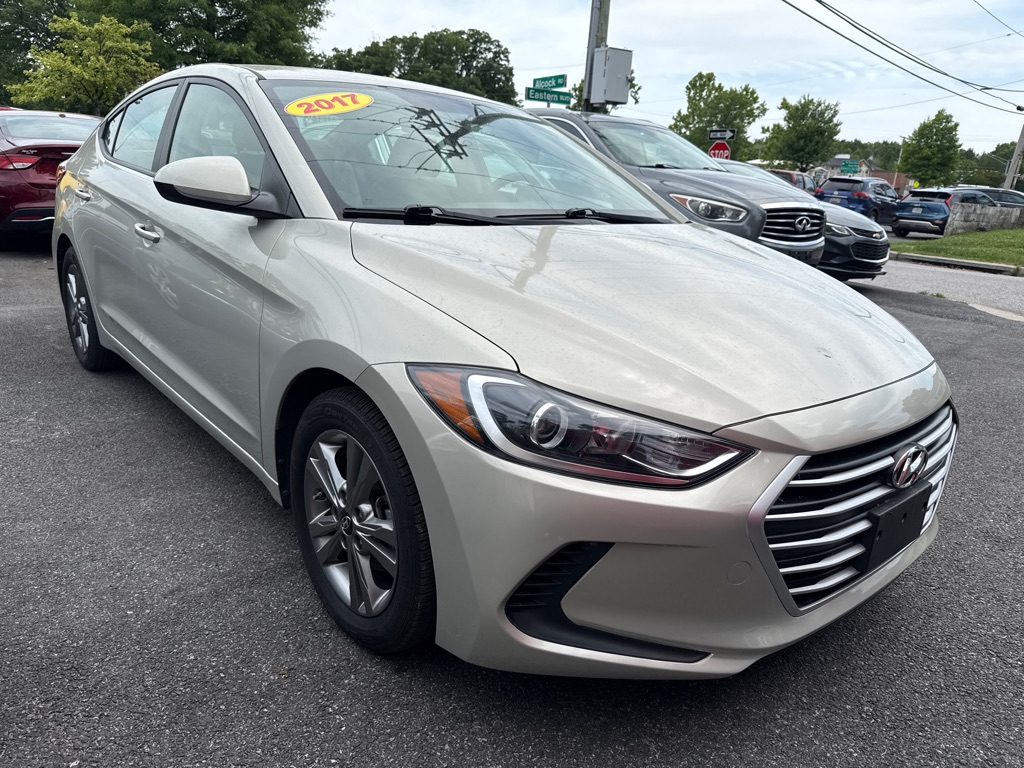 Photo 3 of this HYUNDAI ELANTRA