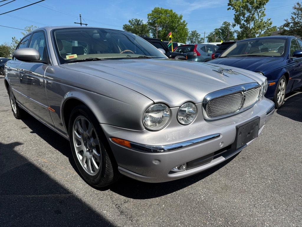 Photo 2 of this JAGUAR XJ-SERIES