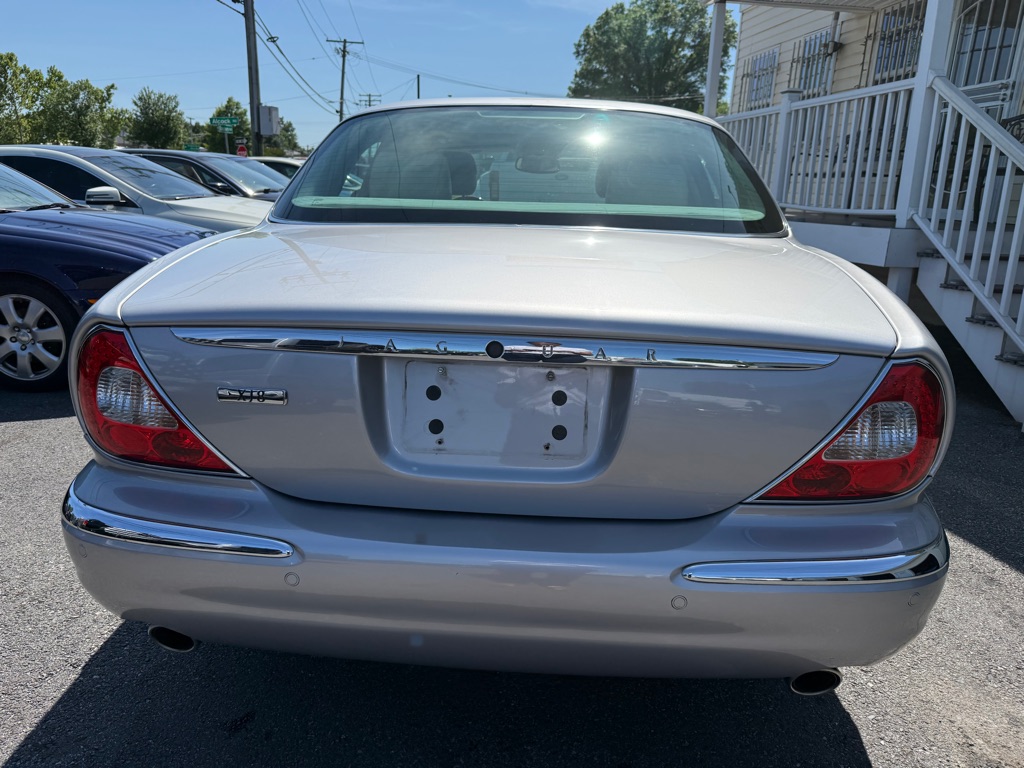 Photo 4 of this JAGUAR XJ-SERIES