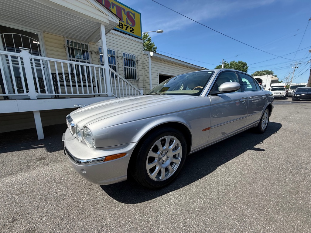 2004 JAGUAR XJ-SERIES