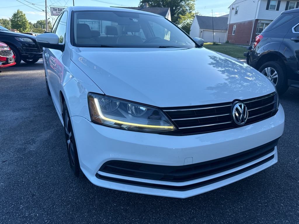 Photo 3 of this VOLKSWAGEN JETTA