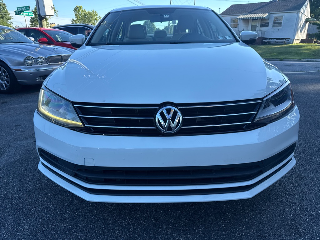 Photo 4 of this VOLKSWAGEN JETTA