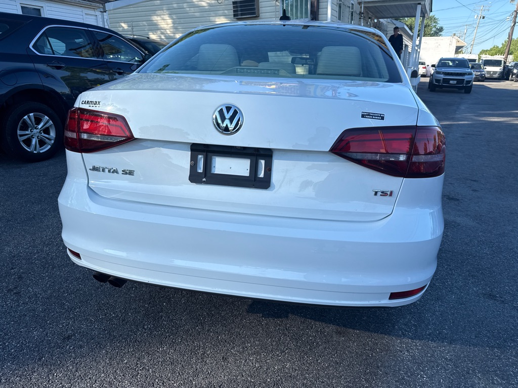 Photo 6 of this VOLKSWAGEN JETTA