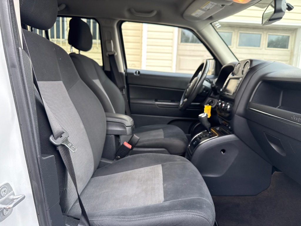 Photo 8 of this JEEP PATRIOT