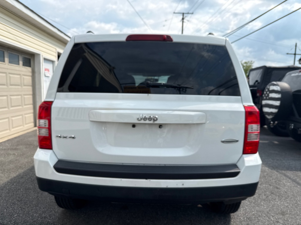 Photo 3 of this JEEP PATRIOT
