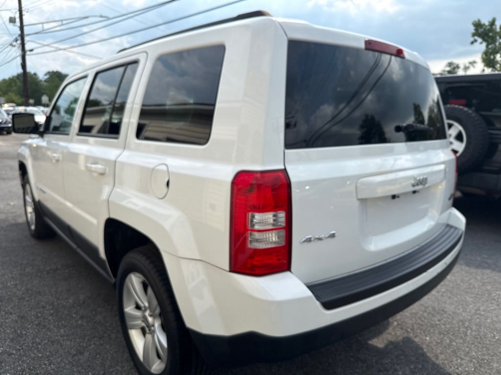 Photo 2 of this JEEP PATRIOT