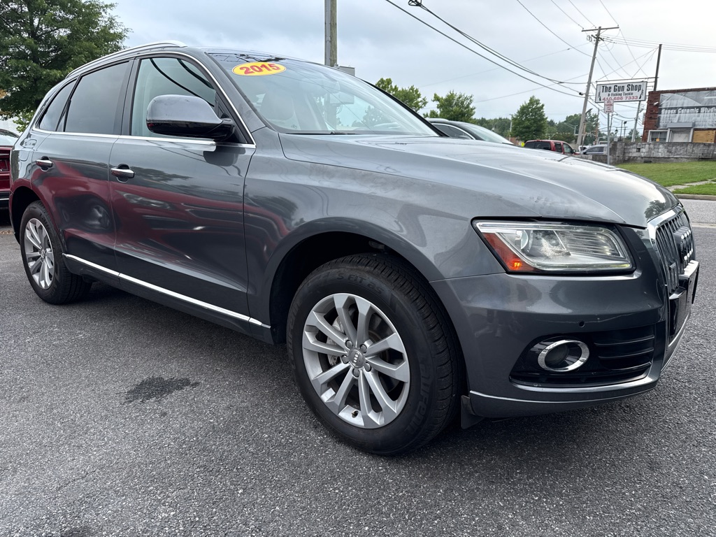 Photo 2 of this AUDI Q5