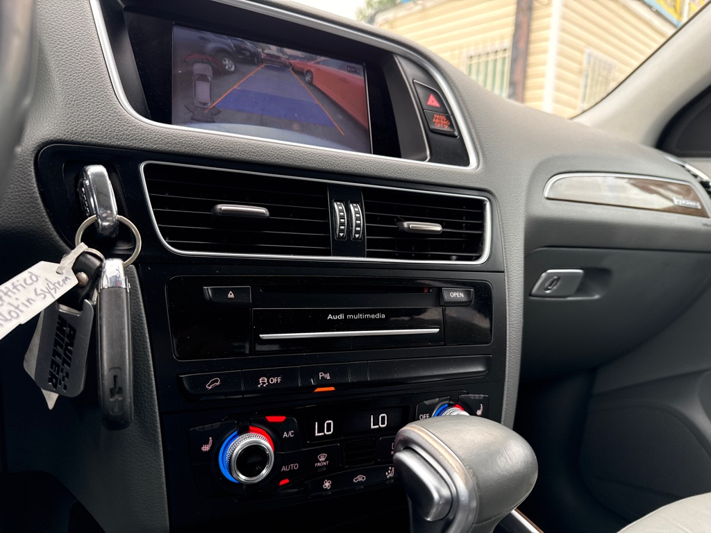 Photo 11 of this AUDI Q5