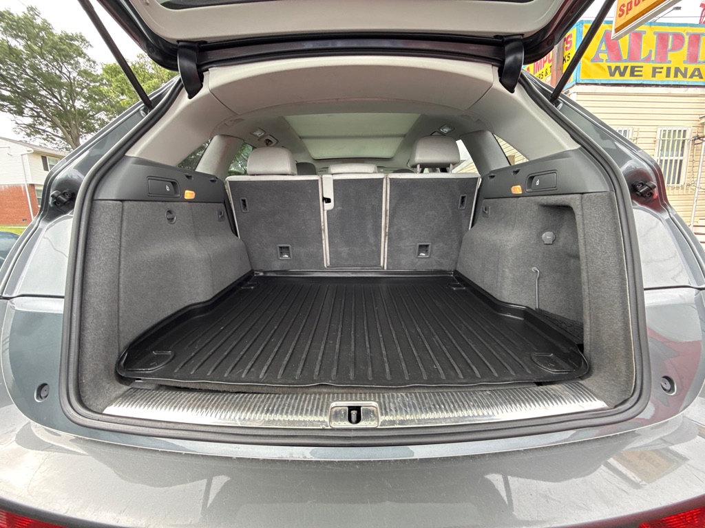 Photo 7 of this AUDI Q5