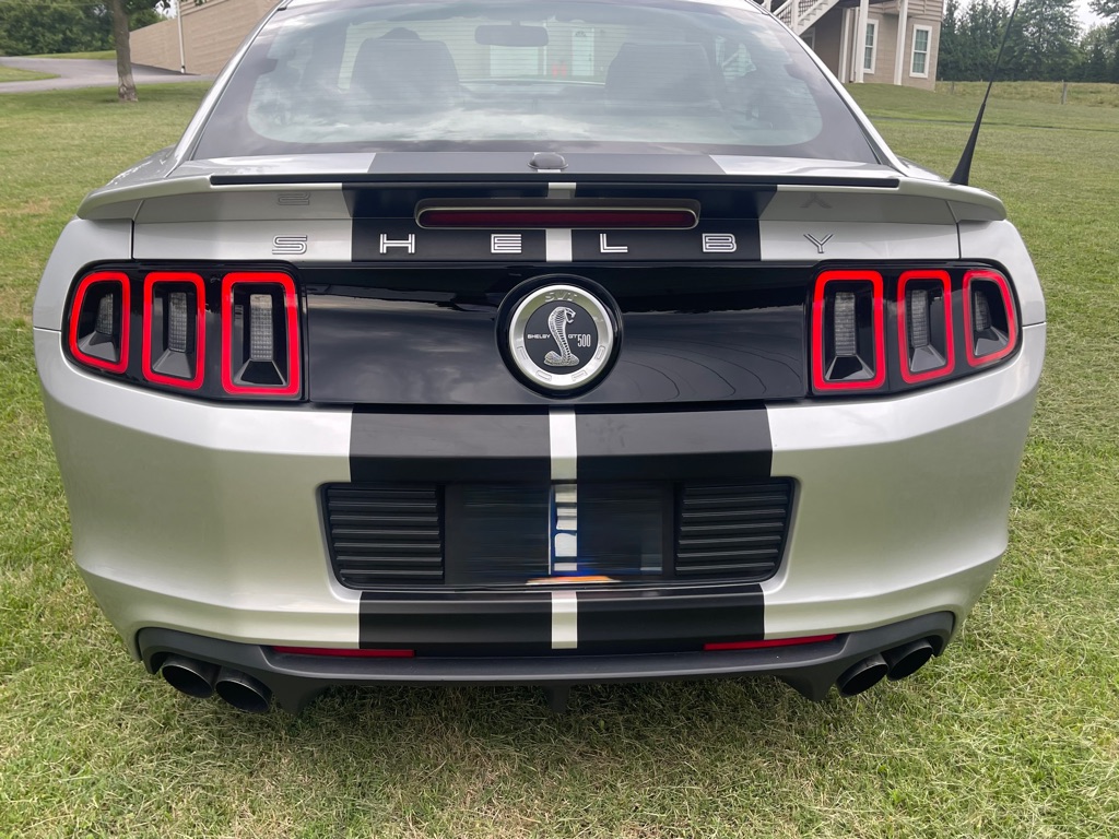 Photo 5 of this FORD SHELBY GT500