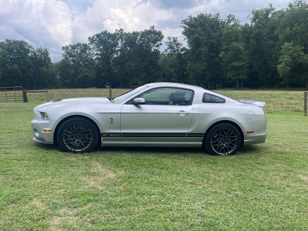 Photo 2 of this FORD SHELBY GT500