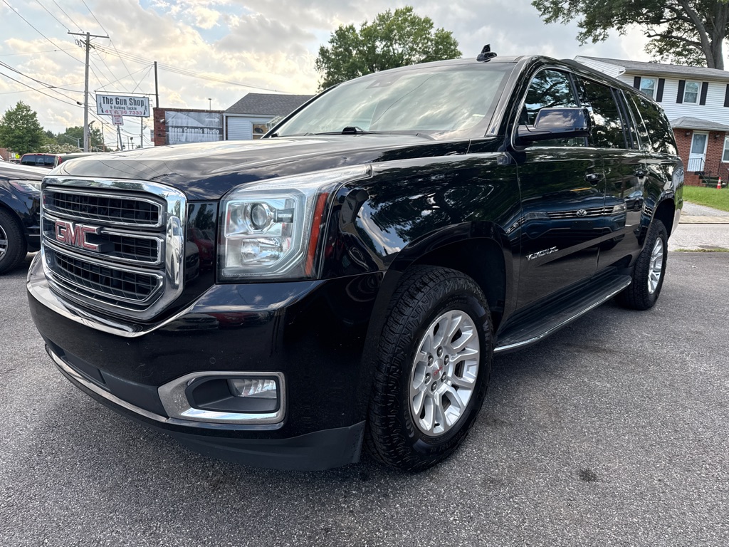 Photo 2 of this GMC YUKON XL