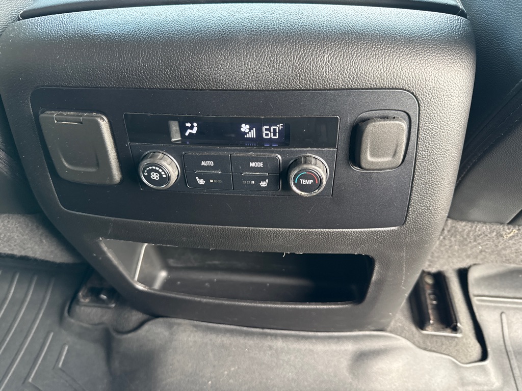 Photo 14 of this GMC YUKON XL