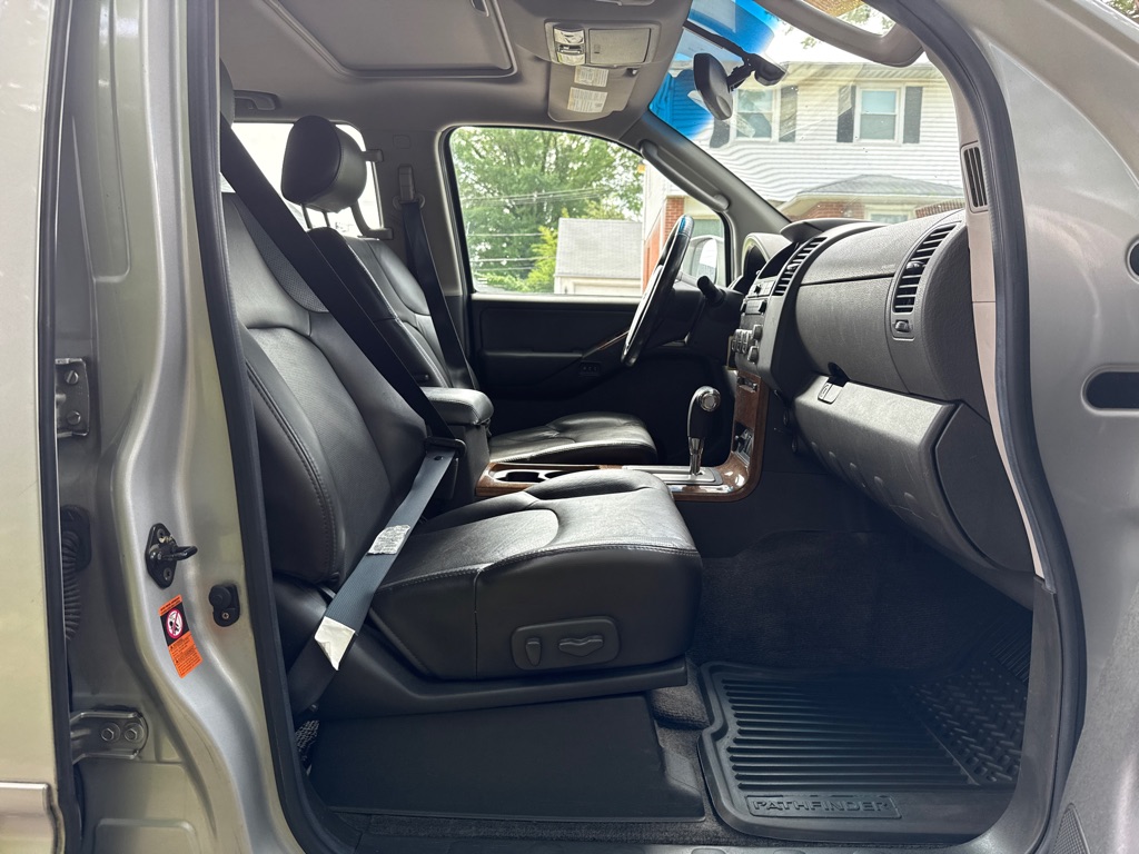 Photo 10 of this NISSAN PATHFINDER