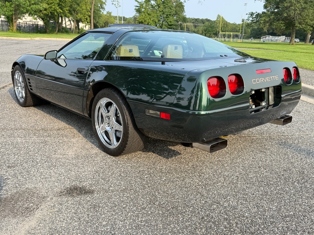Photo 6 of this CHEVROLET CORVETTE
