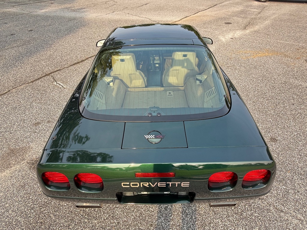 Photo 8 of this CHEVROLET CORVETTE
