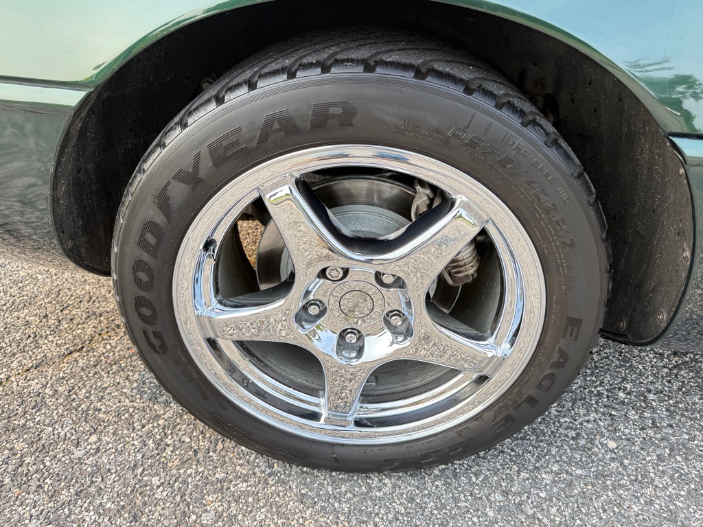 Photo 15 of this CHEVROLET CORVETTE