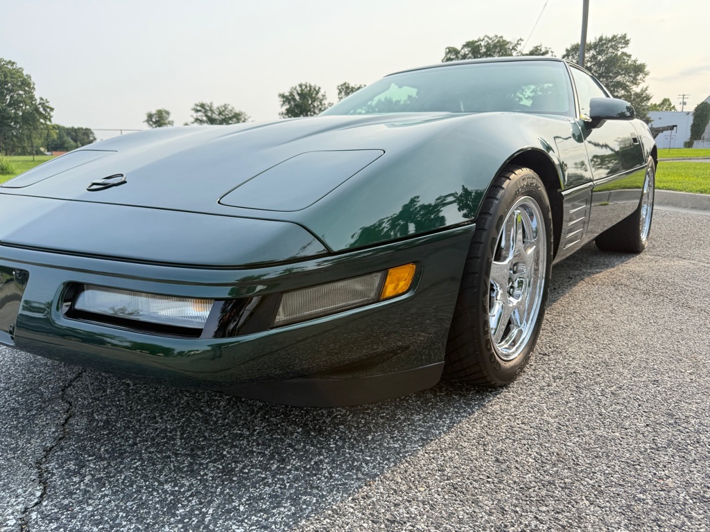 Photo 12 of this CHEVROLET CORVETTE
