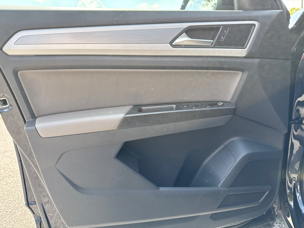 Photo 9 of this VOLKSWAGEN ATLAS