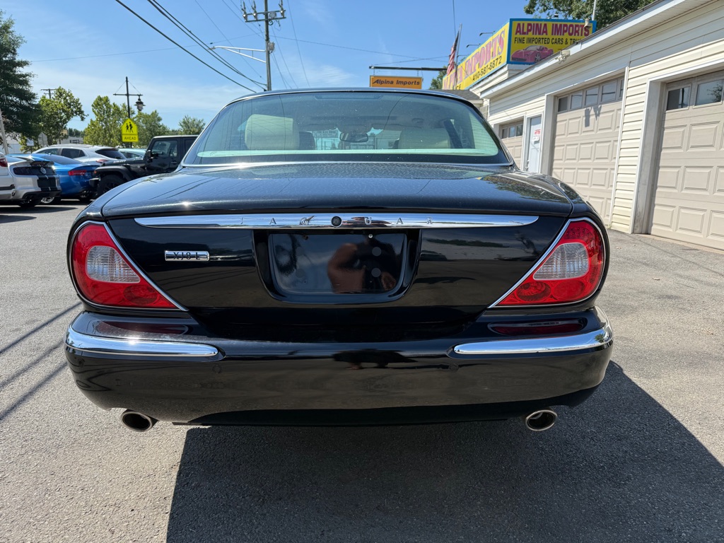 Photo 5 of this JAGUAR XJ-SERIES