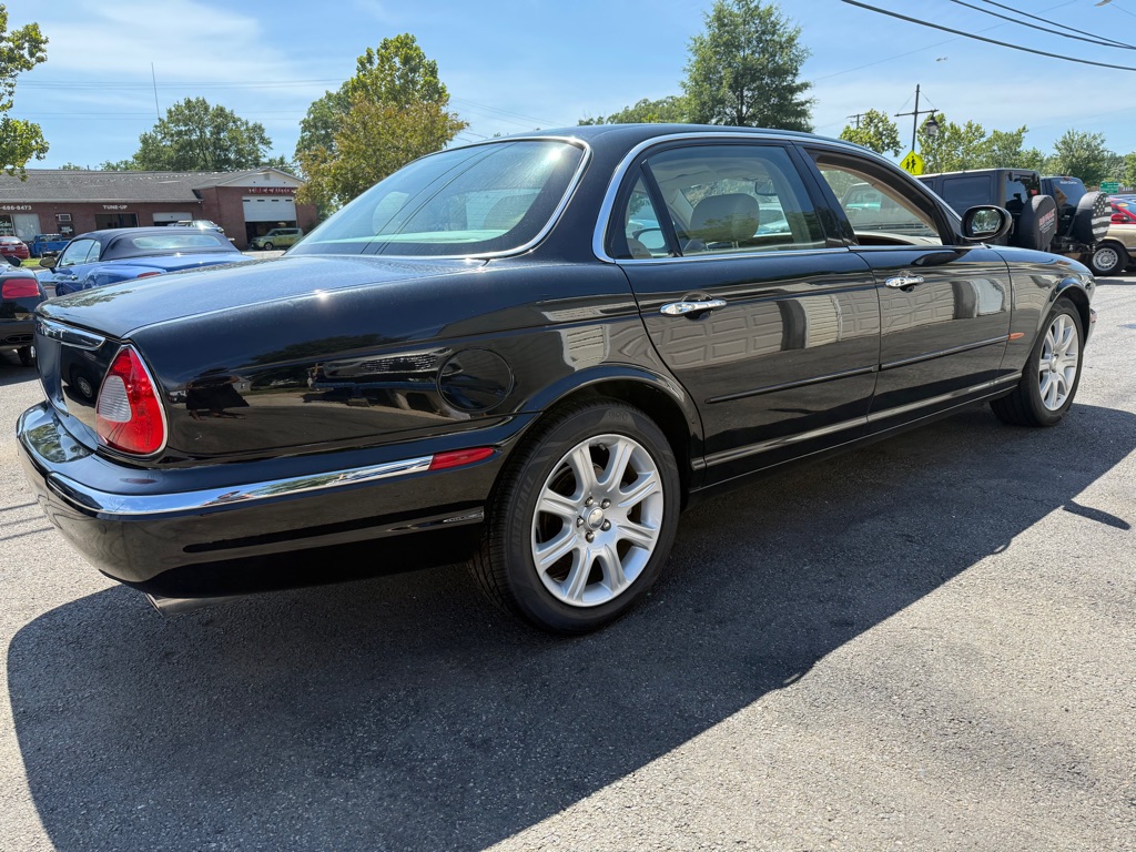 Photo 4 of this JAGUAR XJ-SERIES