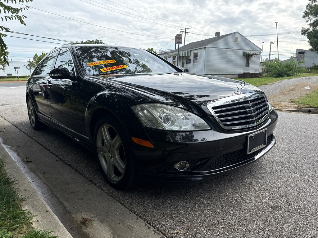 Photo 2 of this MERCEDES-BENZ S-CLASS