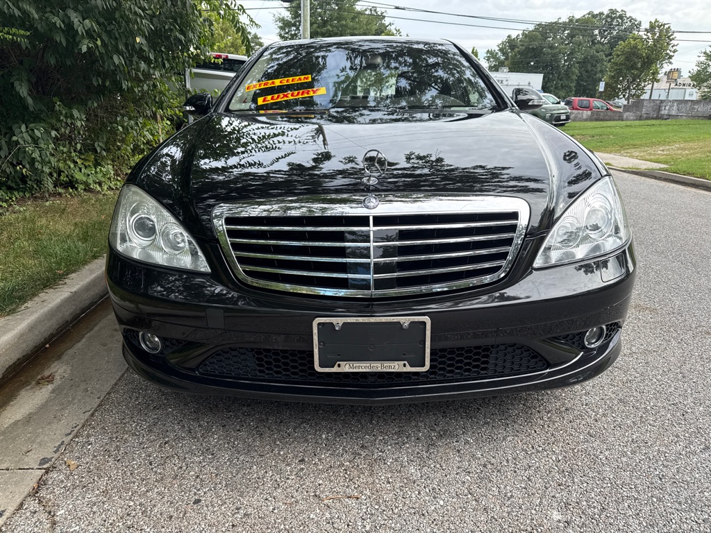 Photo 3 of this MERCEDES-BENZ S-CLASS