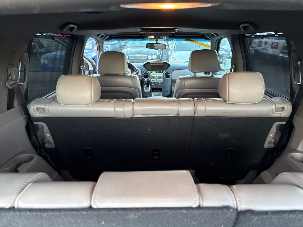 Photo 10 of this HONDA PILOT