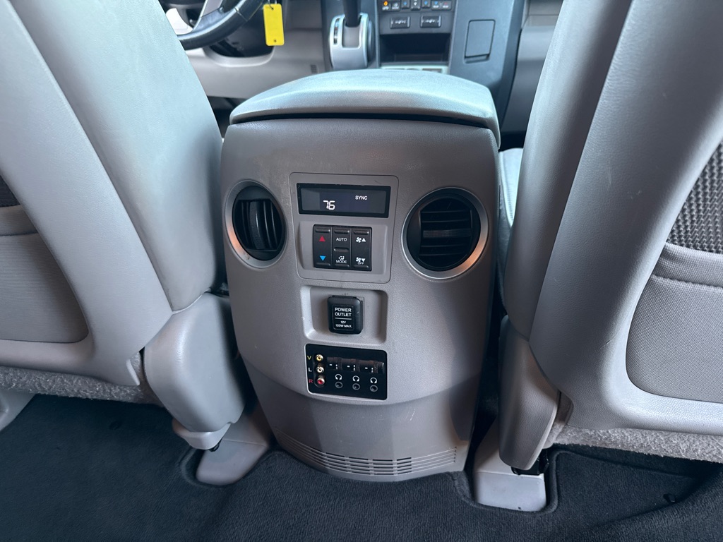 Photo 12 of this HONDA PILOT