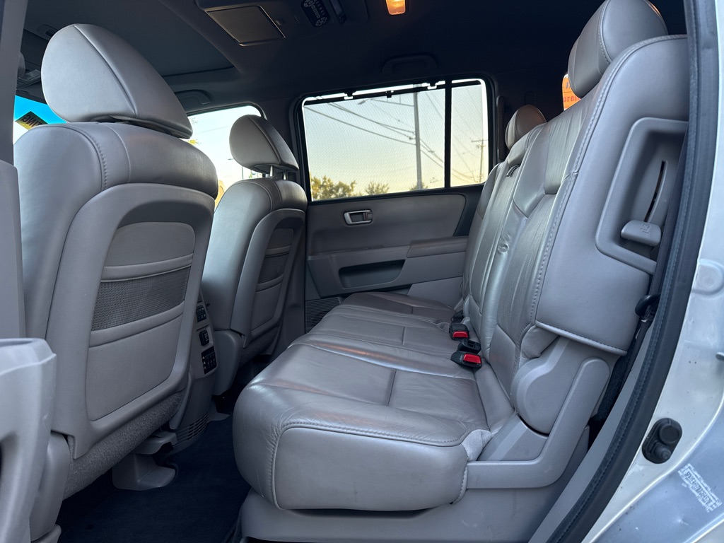 Photo 8 of this HONDA PILOT