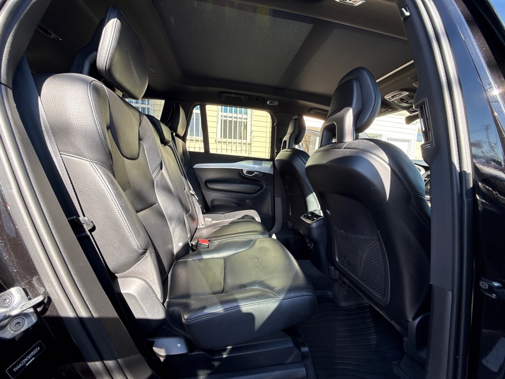 Photo 19 of this VOLVO XC90