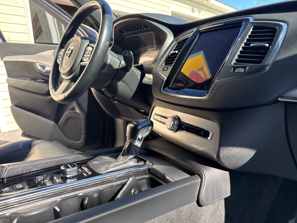 Photo 20 of this VOLVO XC90
